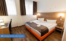 Orange Hotel und Apartments